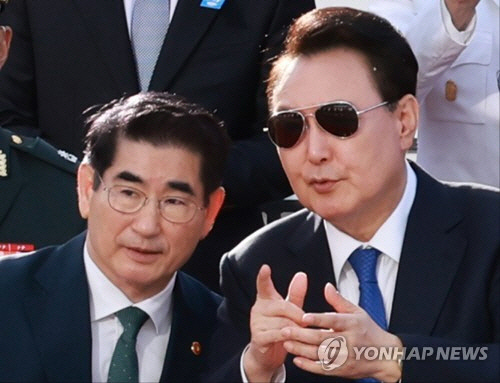 김용현 전 국방장관과 윤석열 대통령[연합뉴스]